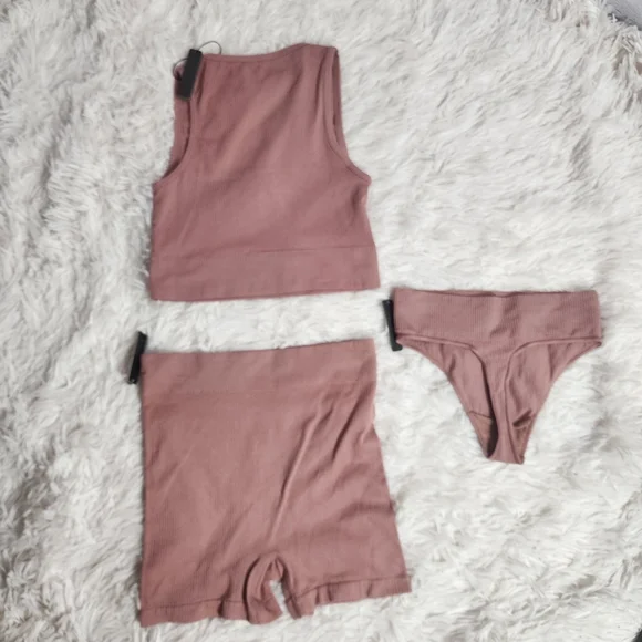 3pcs-SKIMS STRETCH RIB BUNDLE IN ROSE CLAY/NWT/S/M- THONG, SHORT & HIGH NECK BRA - Picture 13 of 16